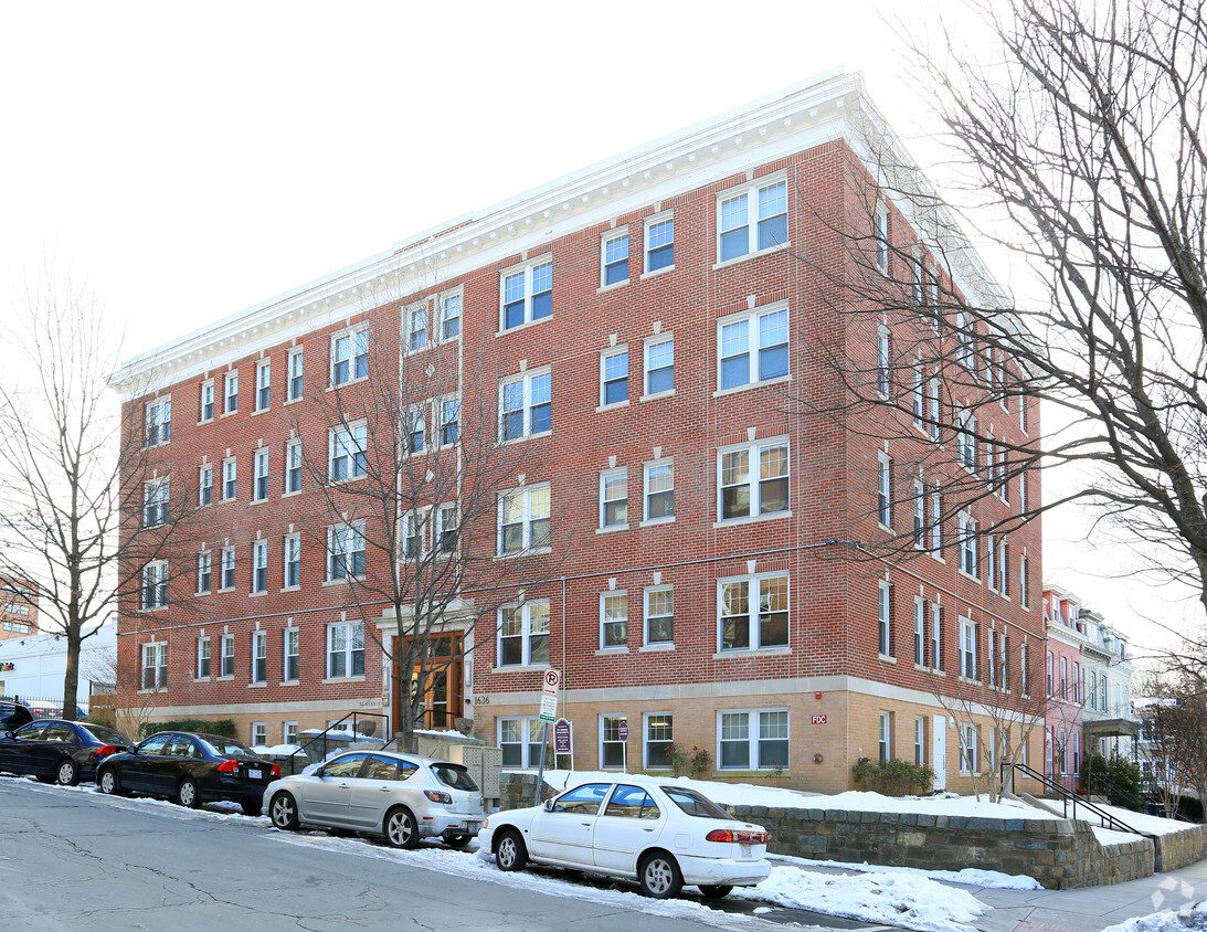 Studios, One, And Two Bedrooms For Rent St. Dennis Apartments